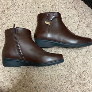 Brown bootie sz 7
